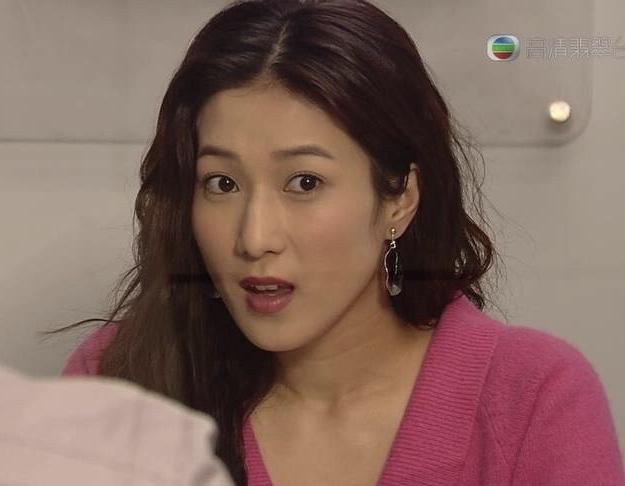 《巨轮》很好看呀!钟嘉欣在里面是她的演艺颜值巅峰!