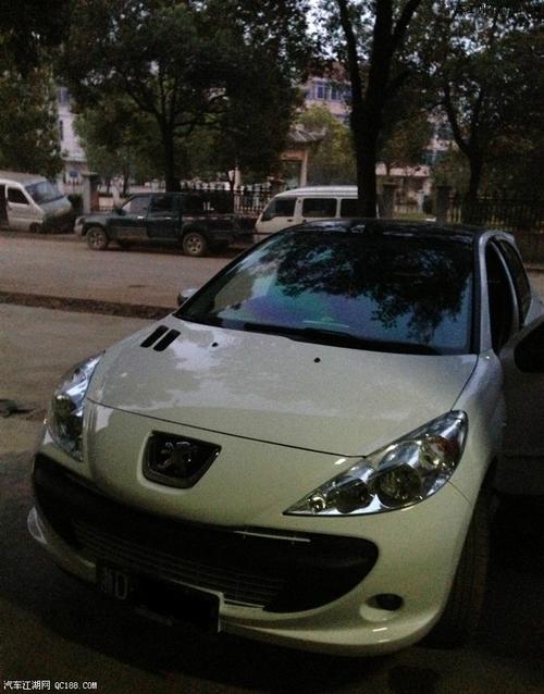 银色标致207改装成自己喜欢的白色了,车友们看看吧!