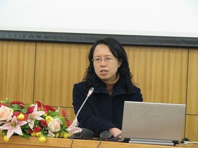 林洁  