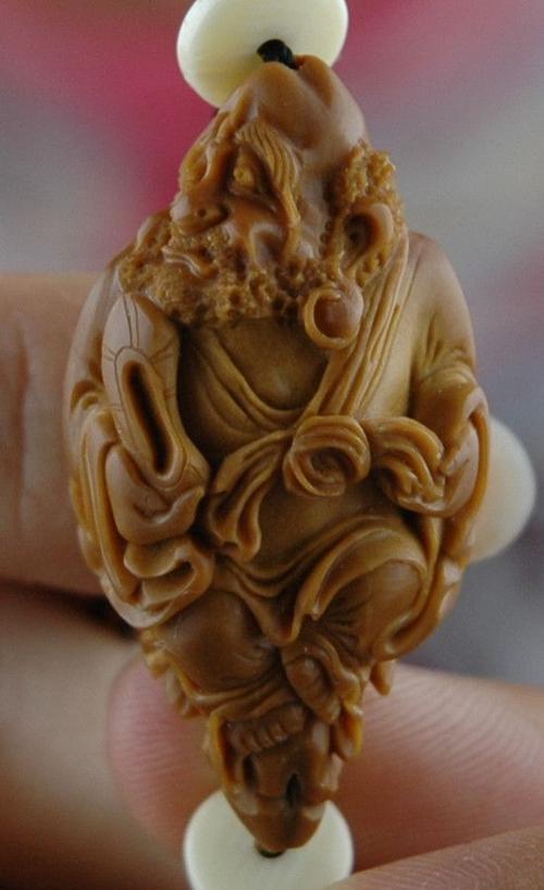 苏州精品橄榄核雕刻名家孙建忠大师作品《达.
