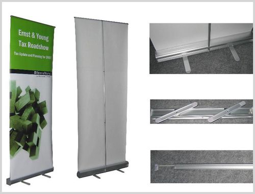 易拉宝: 体采用铝合