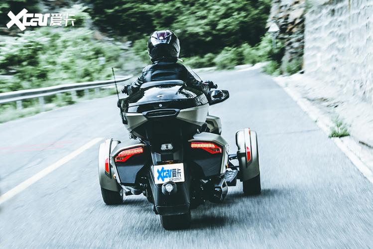 想低调可实力不允许 试庞巴迪spyder f3-摩托新闻-行