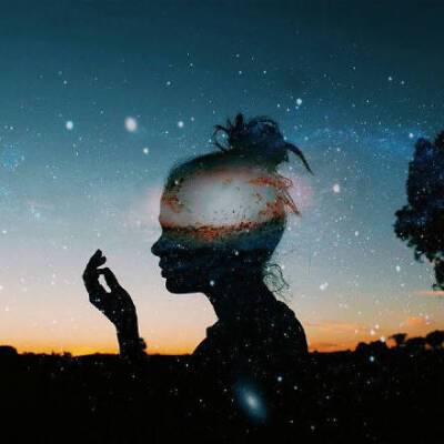 夜晚星空女生头像