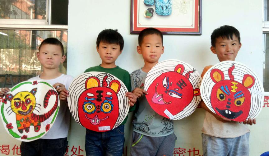 英华小学一二年级美术作品《布老虎》