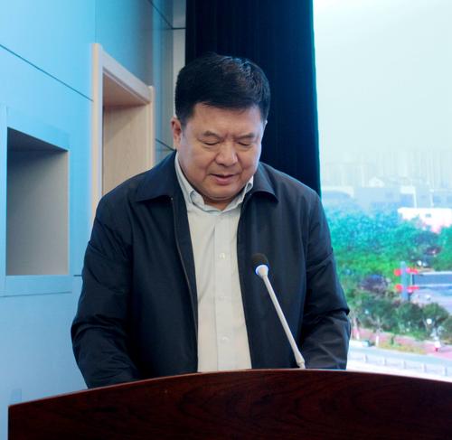 聊城市旅游发展委员会主任刘光辉宣读《关于命名山东省精品旅游示范