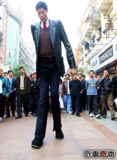 首页 世界之最 > 正文    赵亮是河南濮阳人,是罕见的身高天然发展