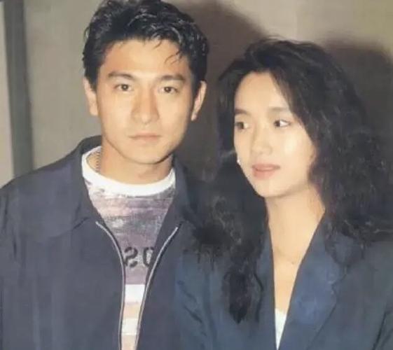 刘德华曾被马来西亚富婆强势示爱,好在后来的女友背景