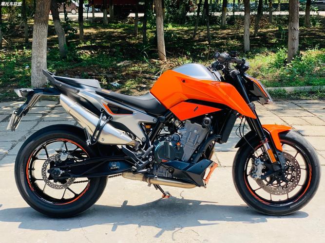 正规大贸京b私户2019年8月ktmduke790进口版本