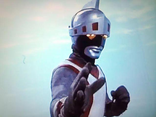  p>银假面是播出于1971年(昭和46年)11月28日至1972年(昭和47年)5月21