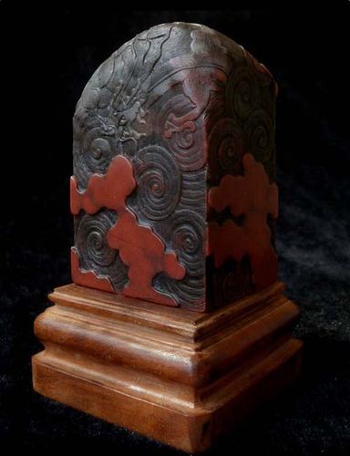 寿山石精品花坑鲎萁大红袍蛟龙闹海薄意扁印章