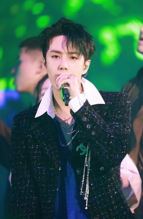 王一博神. - 堆糖,美图壁纸兴趣社区