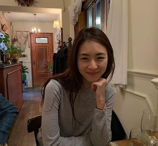 李沇熹结婚发表纪念?从过去到现在没有屈辱的照片集