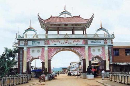 原创缅甸果敢昔日国门汉字被去除当地缅文越来越重要