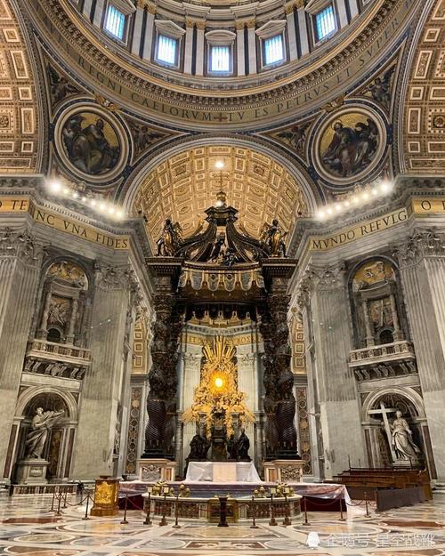 梵蒂冈圣彼得大教堂内部细节