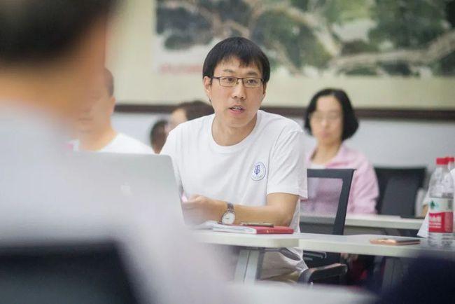 来源:华中科技大学新闻学院公众号   本文为知名媒体人曹林,在