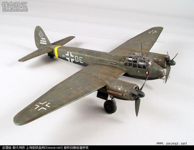 ju88 ju88算万能机了吧,可以当重战,夜战,可以俯冲轰炸,可以水平轰炸