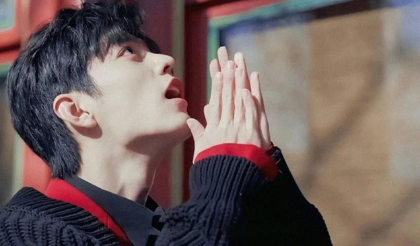 肖战壁纸你胸怀浪漫旷达成为我眼中最美的风景