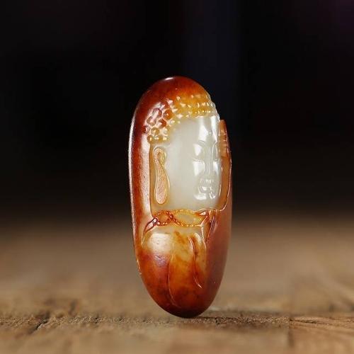 "千年红,万年黑"红皮籽料和黑皮籽料哪个更值钱?