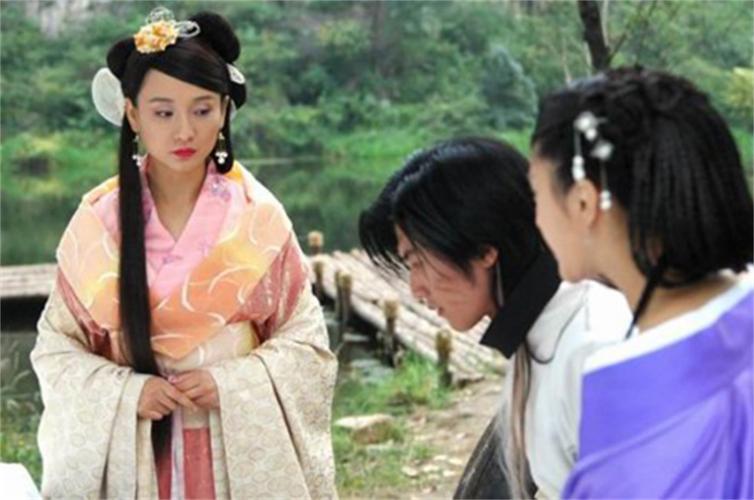 原创5位"邀月宫主"扮演者,孔琳尽展冷艳霸气,张敏却意外地拉胯了