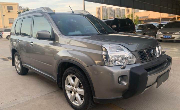 日产奇骏2010款25lcvt至尊版4wd