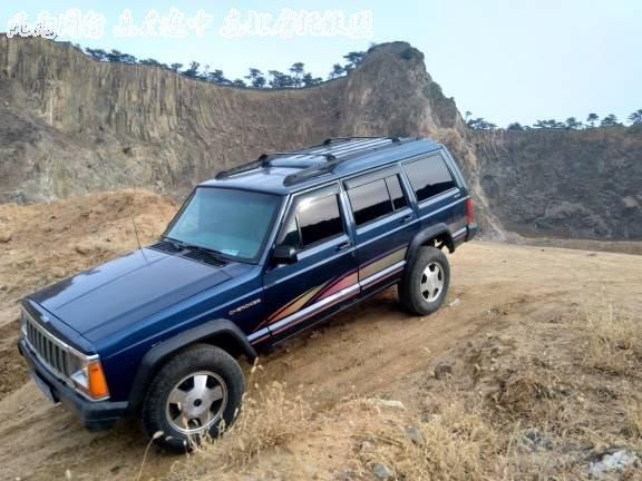 2000年精品切诺基213四驱四缸