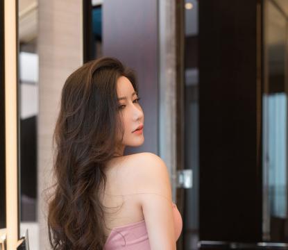 御姐女神李妍曦性感写真 1/9张图片 内容简介 李妍曦,又名心妍小公主