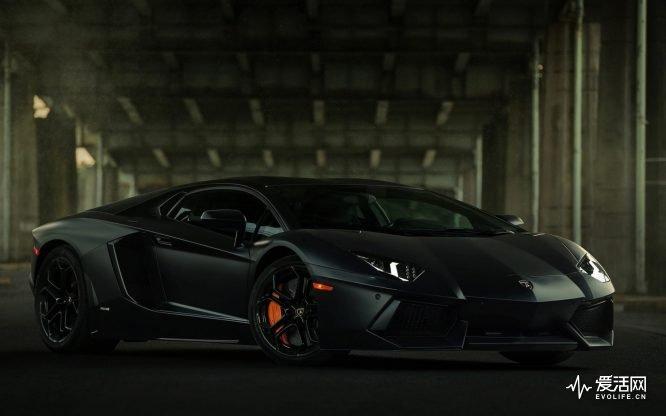 lamborghini-aventador-roadster-matte-black-wallpaper-2