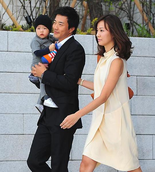 【图】韩国明星权相佑孙泰英尽显甜蜜 圈中公认的模范