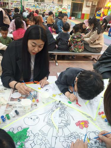 胡集育英苑幼儿园,清明手绘风筝活动!太阳一班