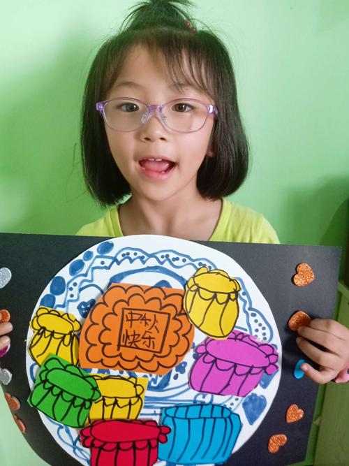 2019秋季--铭画坊周日下午启蒙大班第二次课《手工剪贴画月饼》