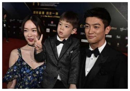 老公杜江过生日霍思燕晒出全家福,一家颜值很高嗯哼长的很像爷爷