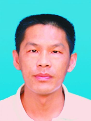 工人出身的蔡伟凭借不懈钻研,通过博士生考试,走出自己的求学路.