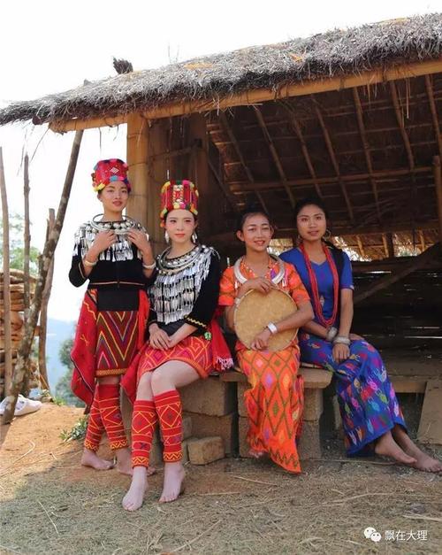 大理摄影师镜头下的景颇族姑娘,真是不一样的美!