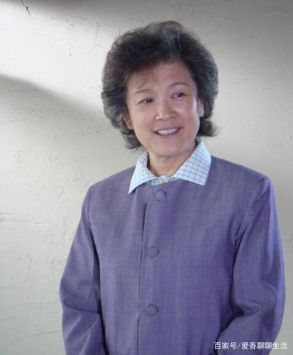 "老戏骨"宋春丽:终生未生育,却在61岁当奶奶的年纪做了母亲
