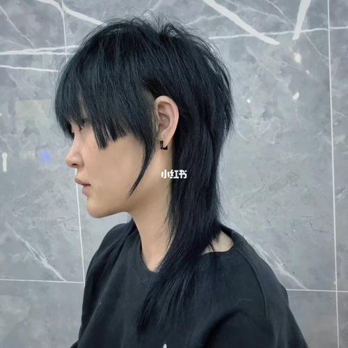 女生狼发狼尾蓝黑色酷短发_蓝黑色_bf风_短发女生_发型_短发_时尚