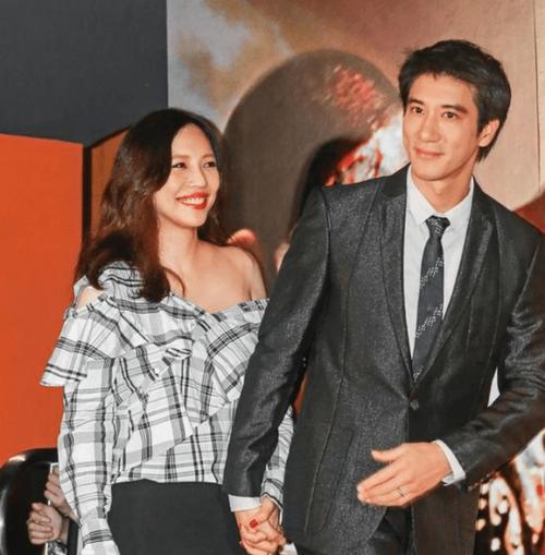 王力宏宣布与李靓蕾离婚,经纪人曝离婚前一家五口合体