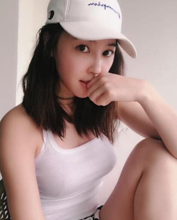 马景涛前妻吴佳妮近照曝光,身材性感颜值美爆如少女