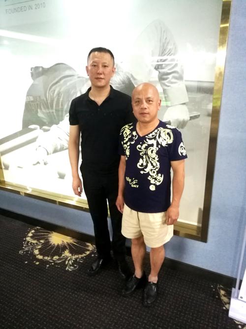 张磊  