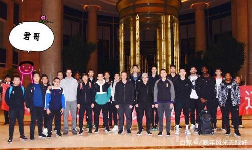 辽篮小将发声享受假期,全家福唯独少1人,下赛季希望他能够健康