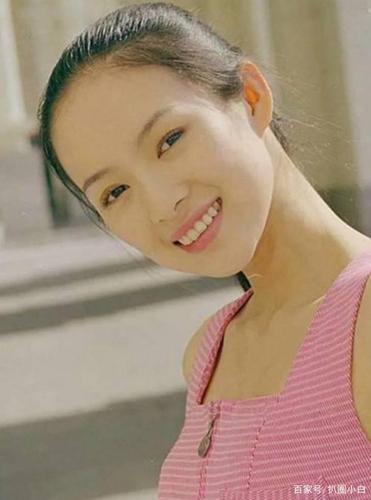 章子怡17岁时有多撩人?大学时期旧照曝光,这才是真正的"玉女"