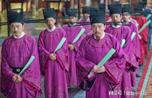 一,"三冗"问题宋仁宗赵祯当皇帝时,宋朝处于长期的和平环境里,宋朝