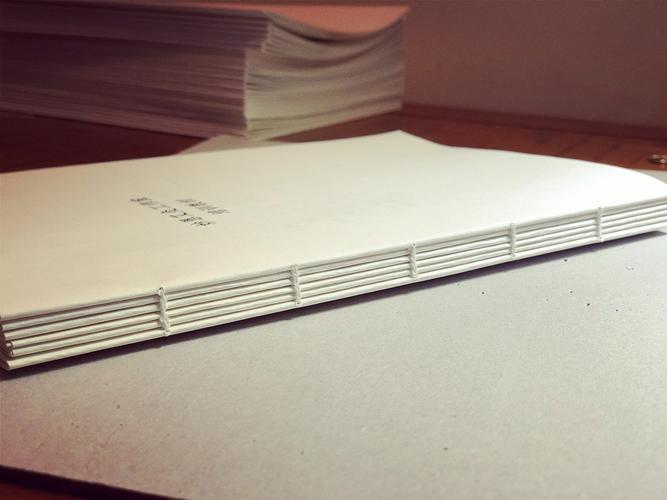 手工裸脊锁线胶装书