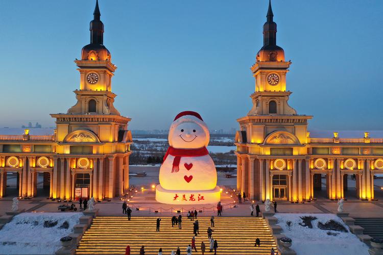 进击的雪人哈尔滨18米高巨型雪人萌出圈
