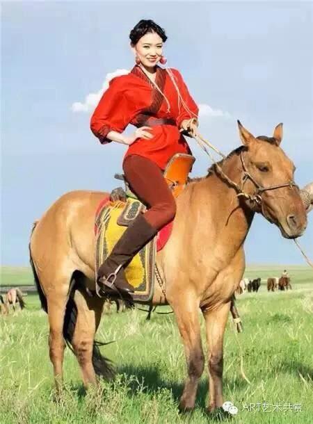 蒙古姑娘美如画