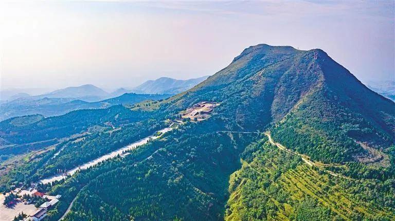  p>九嵕山,别名九峻山,是 a target="_blank" href="/item/唐太宗