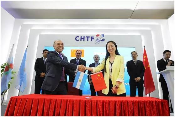 比亚迪品牌及公关处总经理李巍与阿根廷拉里奥哈省区域一体化与国际
