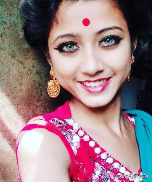 神仙颜值的印度小姐姐这双橄榄绿的眼睛简直是宝藏