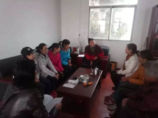 【巾帼心向党 建功新时代】大悟县妇联组织传达学习省十二大妇女代表