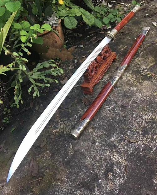 户撒一体复古苗刀