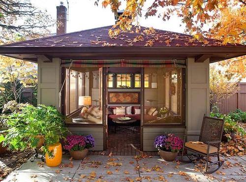 我要是有个院子,也在角落盖间小屋,纳凉办公独立又幽静,舒坦!